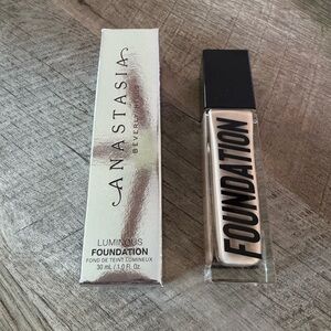 Anastasia Beverly Hills Luminous Foundation